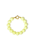 Bracelet with large beads and clasp at the front