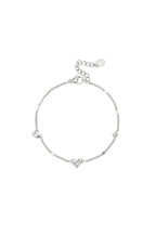 Bracelet with heart and stone pattern